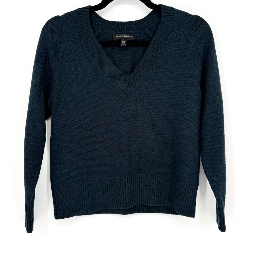 Banana Republic Navy Blue V Neck Sweater XS Petite Long Sleeve
